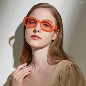 Güneş gözlükleri büyük çerçeve kapak küçük yüz turuncu kare retro kadınlar renkli