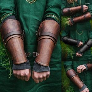 Party Supplies Medieval Larp Knight Arm Cuff Bracer Buckle Strap Armor Wrist Band Archer Gauntlet Costume Accessory Gear Leather mantel för