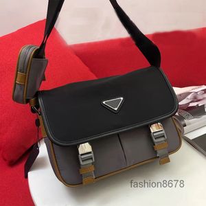 Bolsos de noche Luxurys Hombres Diseñadores Moda Bandolera Bolsos de mensajero de calidad Hilo Nylon Lona Carta Cerrojo Poliéster suave