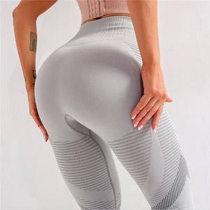 女性用レギンスChrleisure Hollow Yoga Leggings Women High Waist Push Up Sport Pants Sportable Stripe Seamless Legging Fitness Gym Leggings 220914