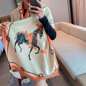 Designers luxurys scarf Classic Alphabet cashmere shawl Animal pattern design Leisure versatile women scarfs Valentine's Day gift winter warm scarf very good