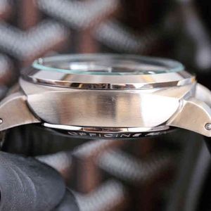 メンズの機械式腕時計コーティングガラスフルオートマチック機械デザイナーM8Z8の豪華な時計