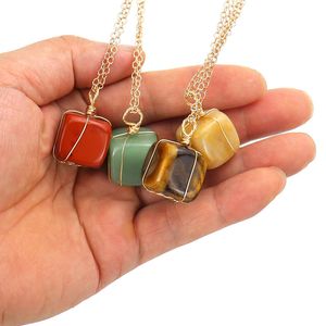 Natural Crystal Stone Handmade Plated Plated Wire Pendant Halsband Originalstil för Women Girl Party Chain Jewelry