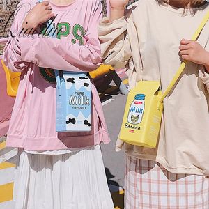 Akşam çantaları qiaoduo sevimli içecek kutu çantası kadın omuz omuz güzel süt karikatür baskı crossbody bayan tasarımcısı küçük para telefon çantaları