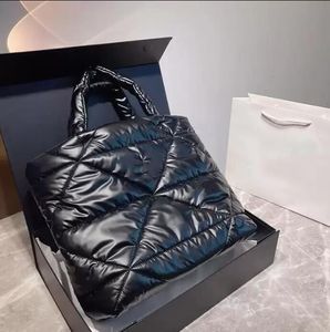 LQ Classic Brand Puffer Shopping Bags Winter Fashion beroemde luxe ontwerper Grote capaciteit Outdoor Sacoche Street White Beige Black Top Handgreep Takken Handtas