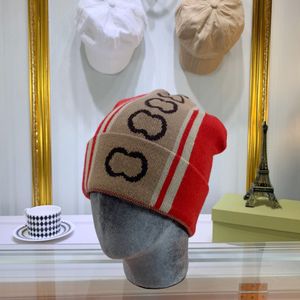 デザイナーLuxurys Beanie Hat Solid Color Alphabet Design Matching Bonnet Versatile Winter Warm Hat Coupleモデルマルチカラー