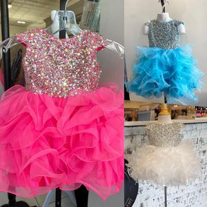 Ruffles Cupcake Girl Controsel Sukienka 2023 Crystals Mały dzieci Koktajl Wschodni gwiazda na scenie Formalne wydarzenie impreza Zużycie Suknie Niemowlę małe dziewczęta Błękitna różowa biała