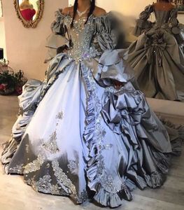 Fantasy Princess Gothic Quinceanera kl￤nningar med l￥nga ￤rmar fr￥n axeln sn￶rning korsett hallowmas prom party kl￤nning vestidos de 15 ano