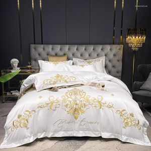 Defina a cama de cama Bordado de algodão de cetim de luxo Conjunto de bordados de edredão de edredão de colcha de bastão de bastão de lençóis