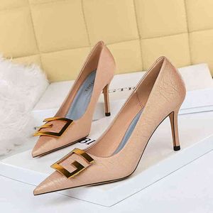 272-18 Sandals Korean Fashion Banquet High Heels Show Thin Shallow Mouth Pointed Metal Square Buckle Single Shoes