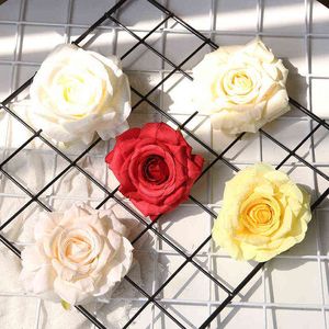 Greante Floral Faux Novo 25pcs 9cm Flores artificiais Cabeça Silk Rose Flower para casamento decoração de casas Flores falsas Flores de grinaldas Diy Scrapbook Supplies J220906
