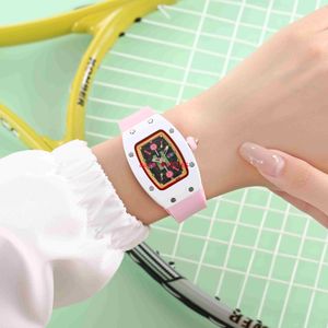 Hochwertige Frauenquarz Watch transparent Hülle Silikongurt Freizeit Mode Womens Uhren