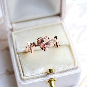 Wedding Rings Luxury Female Champagne Crystal Stone Ring Cute Zircon Rose Gold Color For Women Charm Heart Beat Engagement