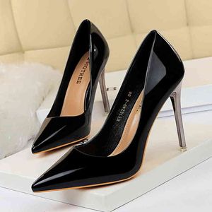 1829-2 Sandals Wind Metal Heel Super High Bright Surface Patent Leather Shallow Mouth Pointed Sexy Nightclub Slim Single Shoes