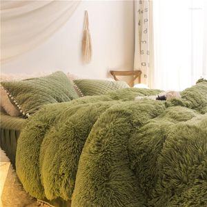 Bedding Sets Luxury Fruit Green Plush Shaggy Mink Velvet Duvet Cover Set Quilted Pompoms Fringe Ruffles Bed Skirt Pillowcases