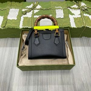 2022 Kvinnor Designerv￤ska Tote Handv￤ska Pl￥nbok Purse Axel Crossbody Luxury Bag Sadel Fashion Large Capacity Shopping Bag Computer 001