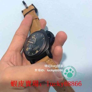 Lyxklockor för mekaniska armbandsurm Men S Boutique Watch Top Automatic Movement Lum Designer