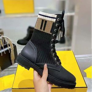 Boots Black Ankle Biker chunky platform flats combat low heel lace-up booties leather chains buckle women luxury designers shoes00000