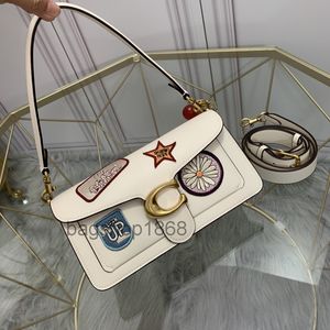 22S Designer Bag nyaste märke japansk-stil Badge Design Enkel axelväska Letters äkta läderhandväskor Lyxiga axillärpaket