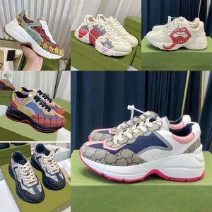 デザイナー Rhyton ランニングシューズ男性多色スニーカー女性ヴィンテージ Chaussures プラットフォームトレーナーレザーフラットイチゴラットカジュアル