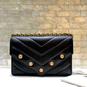 2022 Designer Bag 5A Designers new style women bags Import sheepskin Rivet herringbone The body feels great A simple universal pra