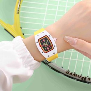 2022 Quartz feminino de alta qualidade Assista transparente Case Silicone Strap Fashion Casual Feminino Rel￳gios