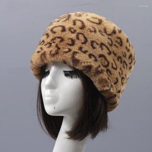 Basker kvinnor vinter förtjockar leopard hattar varm faux päls hatt ryska utomhus skidmössa mode mjuk bekväma rent renier