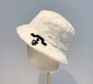 Chapéu de balde novo Inverno no estilo coreano na moda moda quente chalte de balde peludo internet celebridade chapéus de inverno