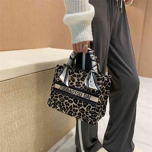 69% Off Evening Bags Online sale Minority light luxury leopard pattern old flower tote large capacity shopping women's one handbag6UR0