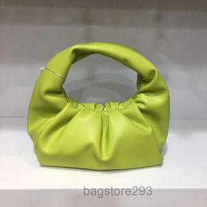 Borse da sera Increspato Brand Design Hobo Bag Chic Morbida pelle di vacchetta da donna Borsa a mano Colore caramella Corno di bue Ascella femminile Spalla grande 2022