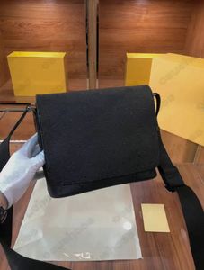 District PM Monograms Bag Eclipse Black Coated Canvas Messager Sag Hobo Bourse Bac de bacs Luxurys Mens Handbag M45272