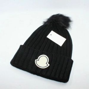 Berretti in pelliccia di lana outwear con cappello caldo con cappello da berretto con berretto con ricamo