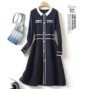 2022 가을 Peter Pan Neck Knitted Dress 검은 색 / 파란색 대비 컬러 긴 슬리브 패널 버튼 짧은 캐주얼 드레스 22S158391