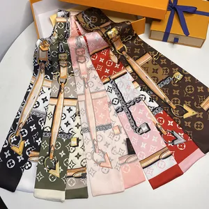 Designer Letters Print Floral Silk Scarf Pannband f￶r kvinnor Fashion Long Handle Str￶ja Paris Axel Tote Bagage Ribbon Head Wraps 112-8cm