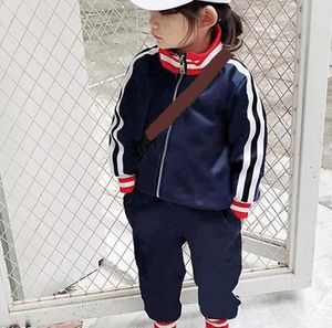 Testes infantis de trajes meninos meninas letra imprimida Teen top jackets calças esportes casuais estilo de bebê terno de roupa infantil moda