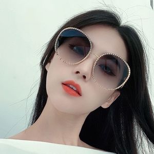 New 2022 Fashion Design Sunglasses 9552 Round Metal Lace Frame Diamond Noble Elegant Style Outdoor Swarovski Diamond Stereo Engraving UV400 Protective Glasses