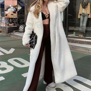 Pelliccia da donna Faux Lautaro Winter Long White Fluffy Warm Cappotto oversize Donna con cappuccio Risvolto Telai Capispalla moda coreana allentata 220919