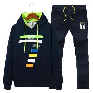 Tute da uomo Marca Tuta sportiva calda Uomo Abbigliamento invernale Tute con cappuccio Set Tuta da pista Abbigliamento sportivo Taglia grande M-4XL Grigio all'ingrosso