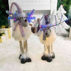 Juldekorationer LED Light Reindeer Doll Navidad Figurer gåva till barn Röda julgrandekorationer Nytt år T220919