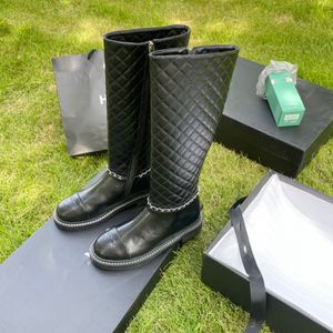 En İyi Tasarımcı C'nin Chelsea Boot için Boot Sonbahar Kış Yeni Siyah Deri Kauçuk taban Rhone -Dlill Kadınlar Günlük Elbise Ayakkabı Boyutu 35-40 Zincir Diz Botları