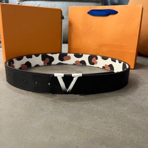 Leopard Print Belt Designer Belt Waistband för kvinnor och män Casual Letter L Vändbara milda flera färger 22091901CZ