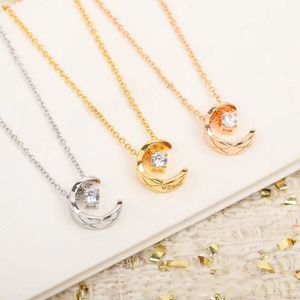 S925 Silver 18K Gold Diamond Designer Necklace for Women Luxury Brand Shing Crystal Stone Short Relglaces Hight Grade Grade Grade Grade Grad