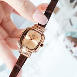 Orologi in pelle intarsiata con cinturino in pelle moda retrò femminile