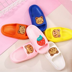 Pantofola Cartoon Cute Bear Pantofole infantili per Boy Girl Summer Kid Scarpe da spiaggia Baby Home Bagno Soft Indoor Infradito Sandali per bambini 220916