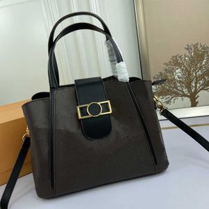 Old Flower Handbag Popular Portable Crossbody Bag Cowhide Printed Coated Canvas Practical And Fashionable Lady Elegant Shoulder Bag 2022