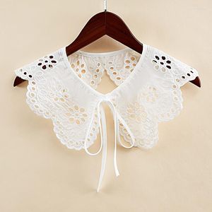蝶ネクタイ2022シャツ女性のための偽の襟偽の襟刺繍花レースラペルブラウス取り外し可能な装飾ショールフェイクコル