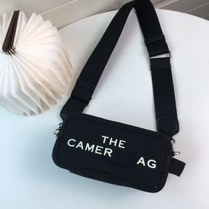 Bolsa feminina preta para câmera Bolsa tiracolo com impressão de letras Bolsa de ombro