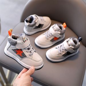 Sneakers Dzieci zimowe ciepłe bawełniane buty sportowe chłopcy plus zamszowe skórzane dziewczyny miękkie trampki do biegania 220919