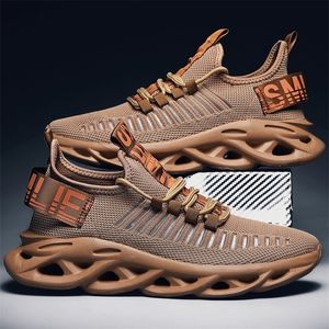 Scarpe eleganti Sneakers da uomo Mesh Sneakers traspiranti di grandi dimensioni Piattaforma estiva da donna di alta qualità Scarpe da coppia casual leggere e morbide 220919