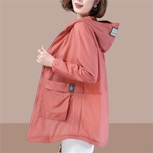 Kurtki dla kobiet mody kurtki wiatraka Ochrona przed słońcem płaszcz z kapturem z kapturem cienki samica odzieży wierzchniej plus 5xl 220916